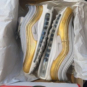 Nike women’s air max 97